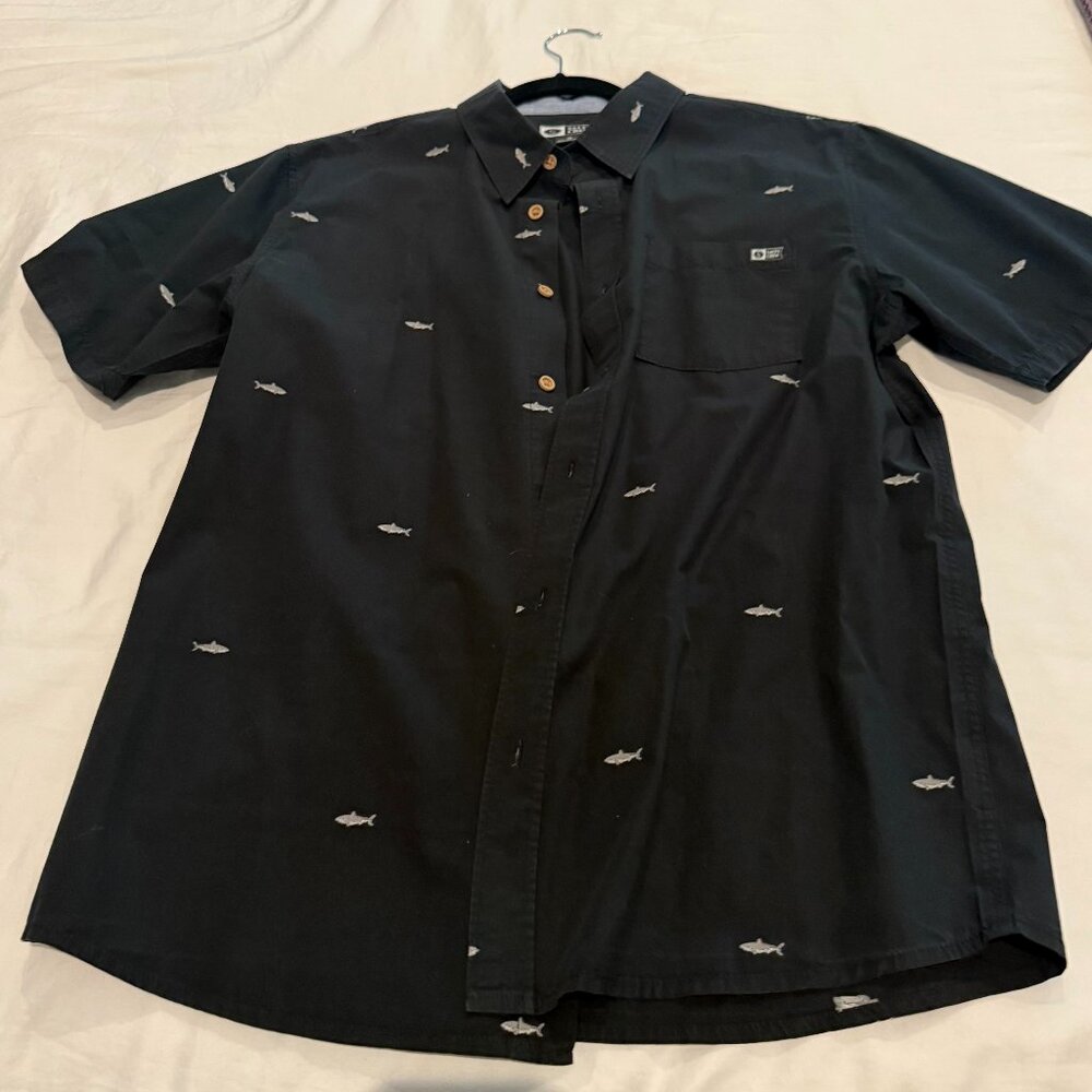 Salty Crew Mens Button Down Shirt Short Sleeve Shark‎ Print Casual Top Medium